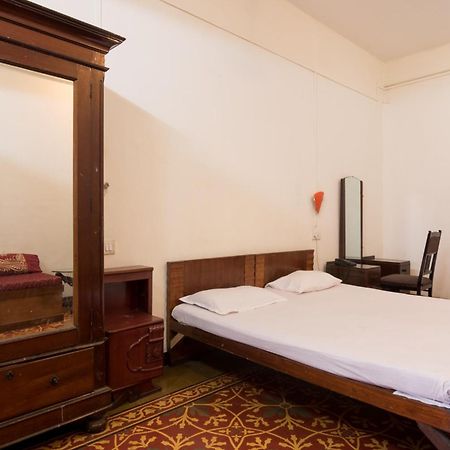 Bed And Breakfast At Colaba Мумбаї Екстер'єр фото