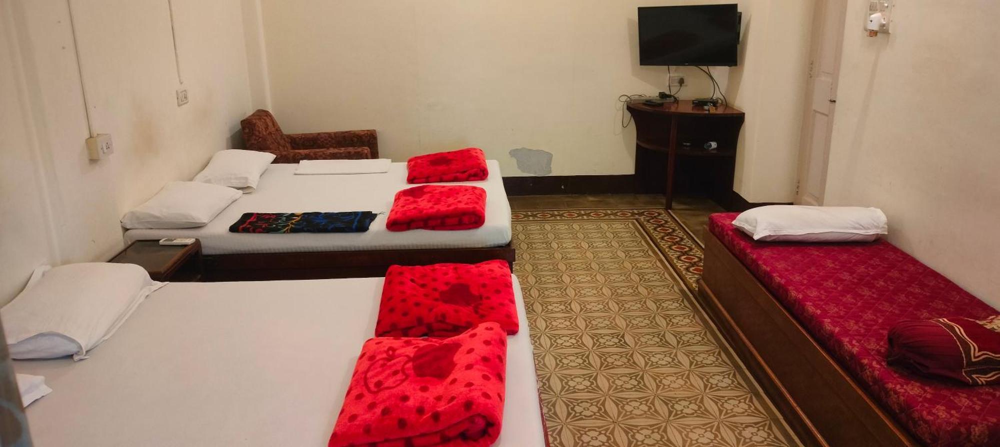 Bed And Breakfast At Colaba Мумбаї Екстер'єр фото