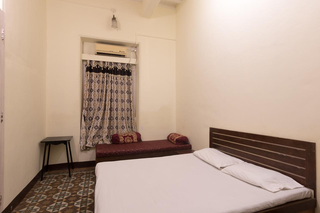 Bed And Breakfast At Colaba Мумбаї Екстер'єр фото